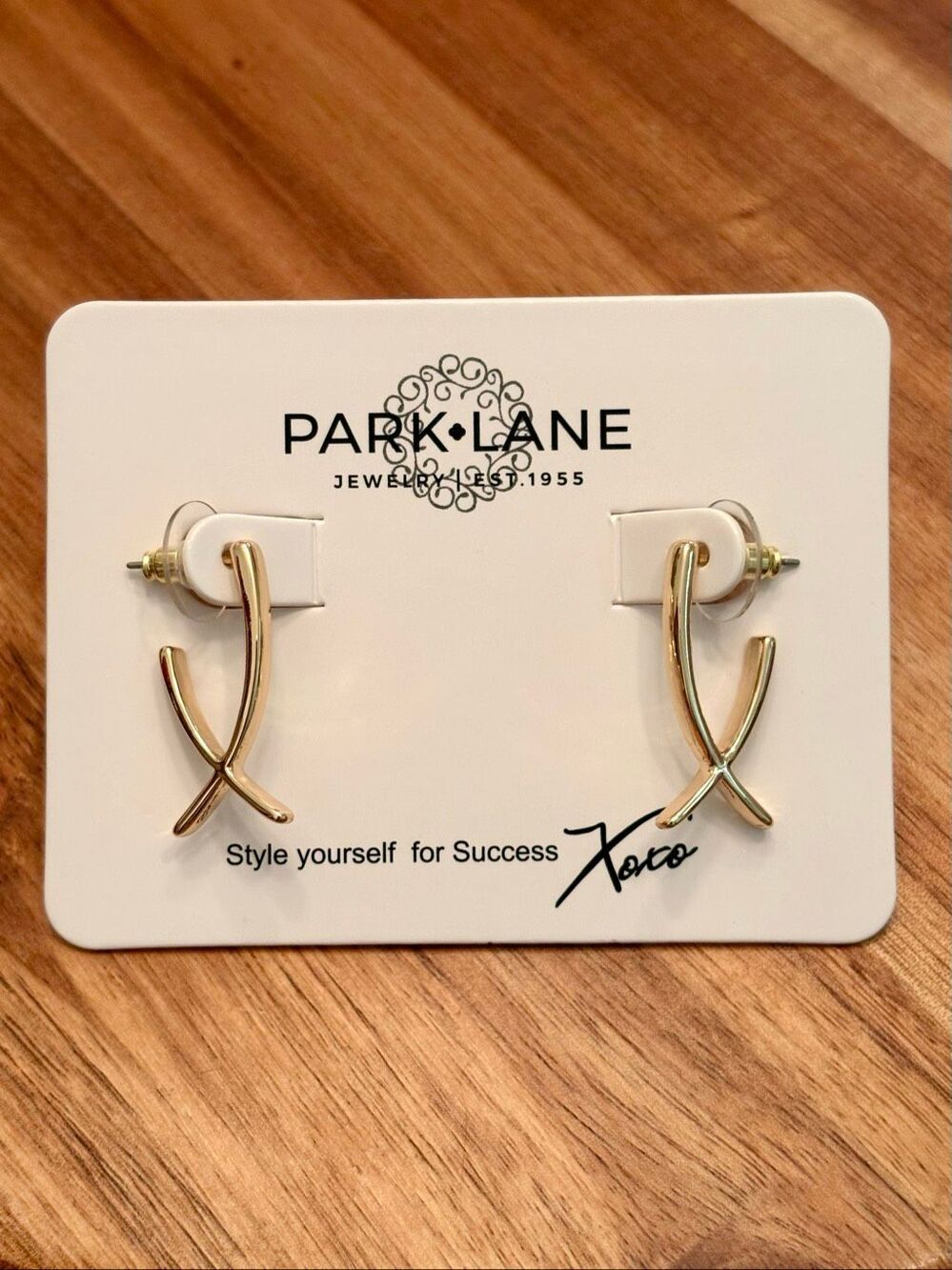 Park Lane | Wishbone Earrings | Gold